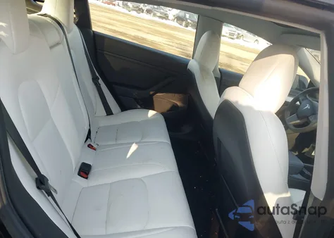 2022 Tesla Model 3 Long Range Dual Motor All-Wheel Drive z USA, uszkodzony, nr VIN 5YJ3E1EB9NF118846